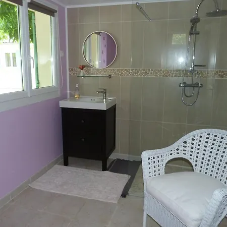 Le Clos D'emeline Sainte-Terre