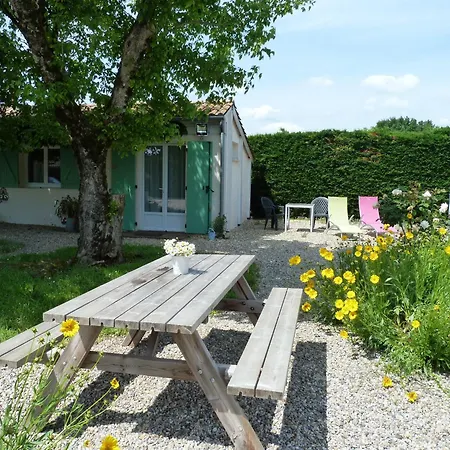 Bed & Breakfast Le Clos D'emeline 3*