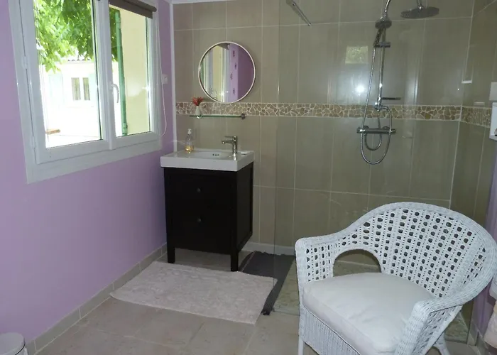 Le Clos D'emeline Sainte-Terre